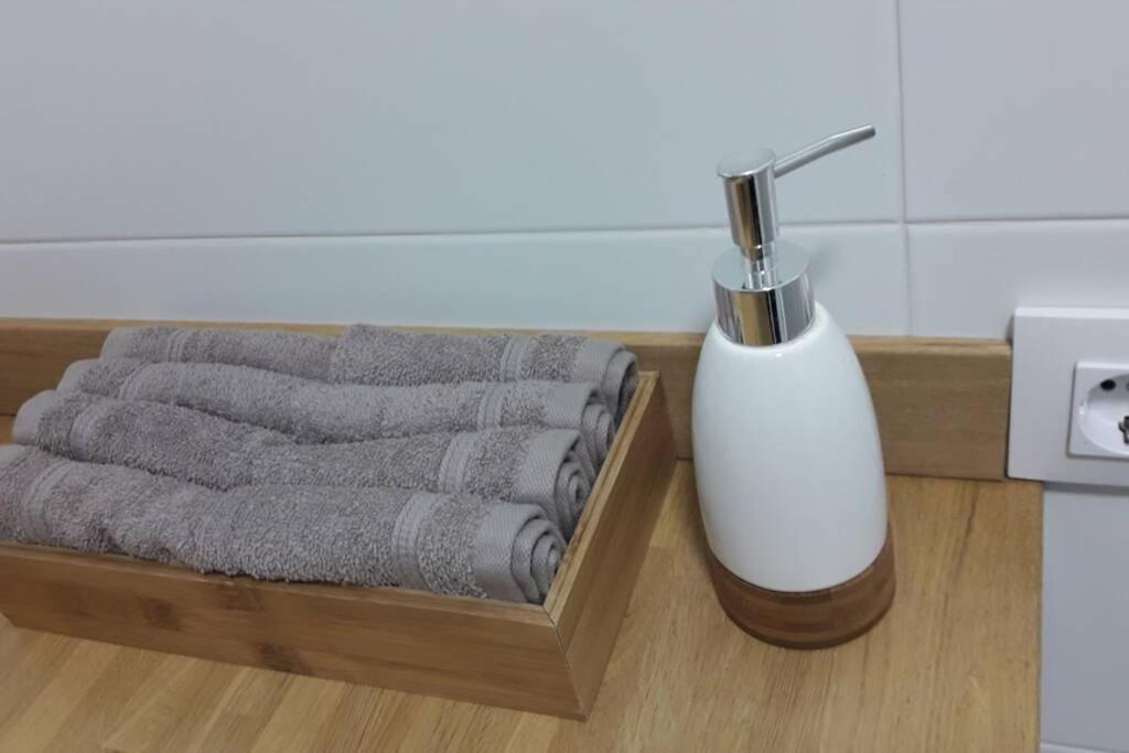 Nuevo y acogedor apto en Vielha-Betrén. Con Garaje Appartamento Esterno foto