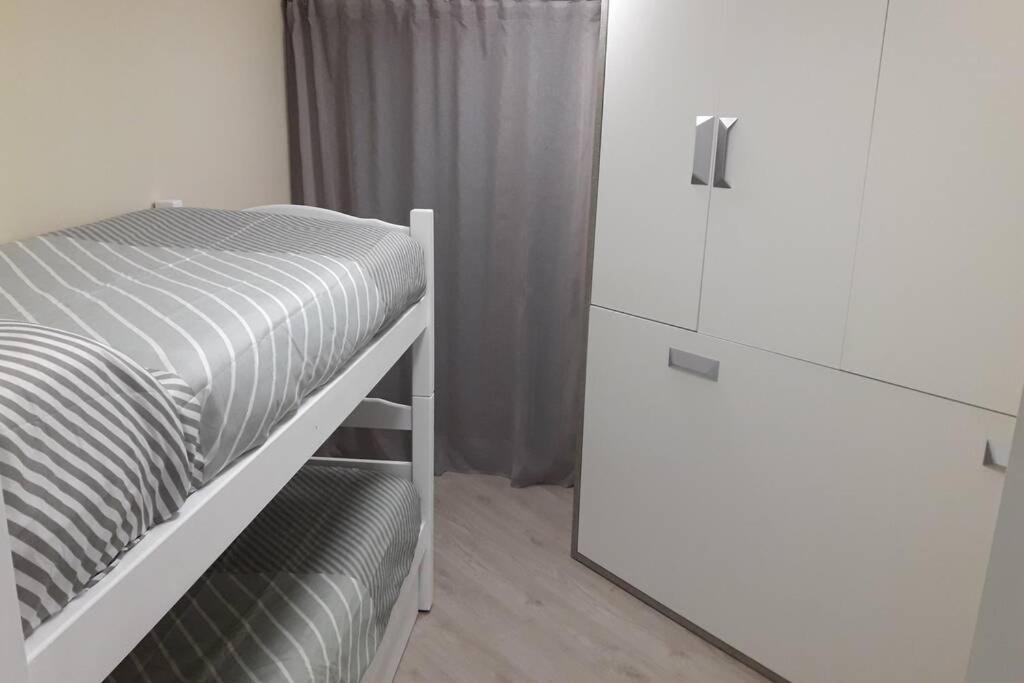 Nuevo y acogedor apto en Vielha-Betrén. Con Garaje Appartamento Esterno foto